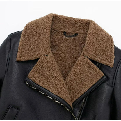 Effortlessly Elegant Jacket with a Timeless Design