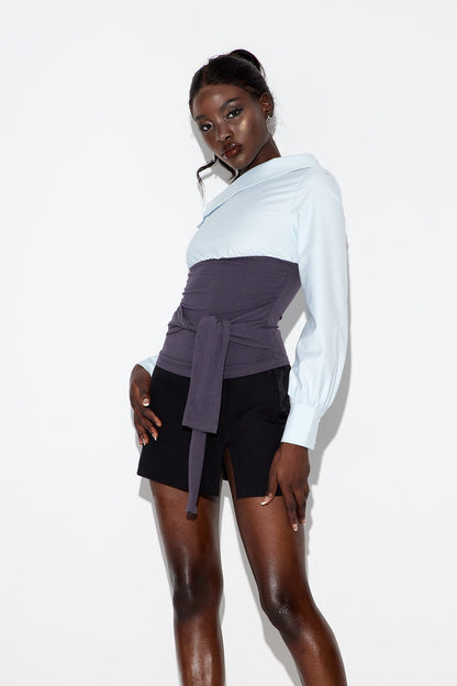 Well Tailored Top with a Graceful Silhouette
