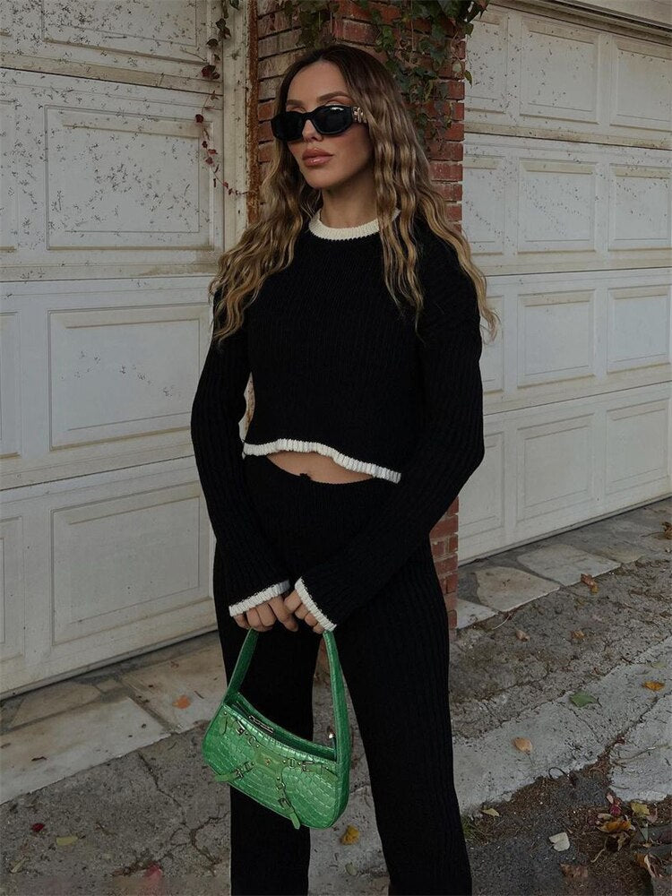 Effortlessly Elegant Sweater with a Timeless Design