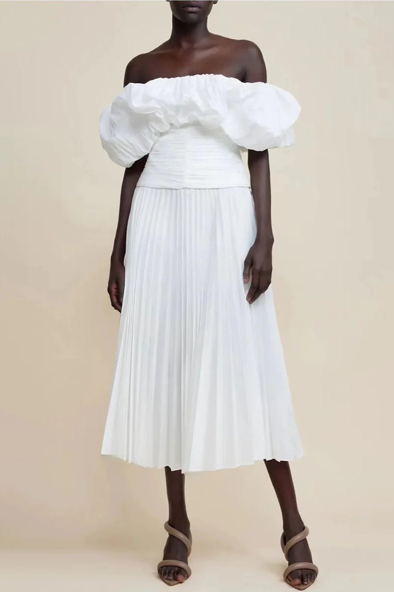 Effortlessly Elegant Dress with a Timeless Design