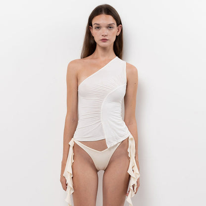 Well Tailored Blouse with a Graceful Silhouette