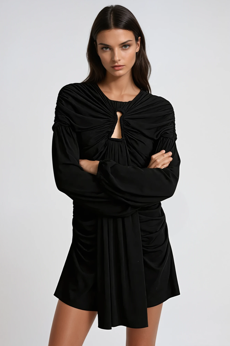 Well Tailored Dress with a Graceful Silhouette