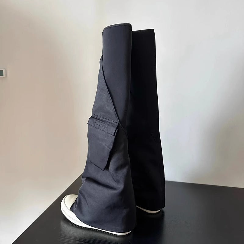 Effortlessly Elegant Pants with a Timeless Design