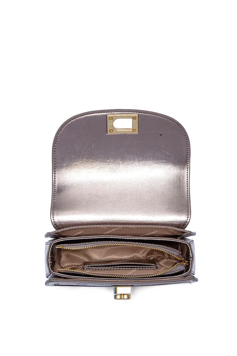 Beautifully Crafted Bag in a Classic Style