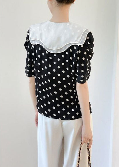 Effortlessly Elegant Top with a Timeless Design