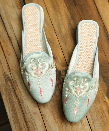 Effortlessly Elegant Sandals with a Timeless Design