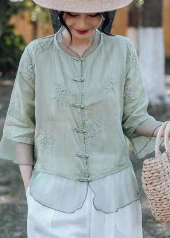Well Tailored Shirt with a Graceful Silhouette