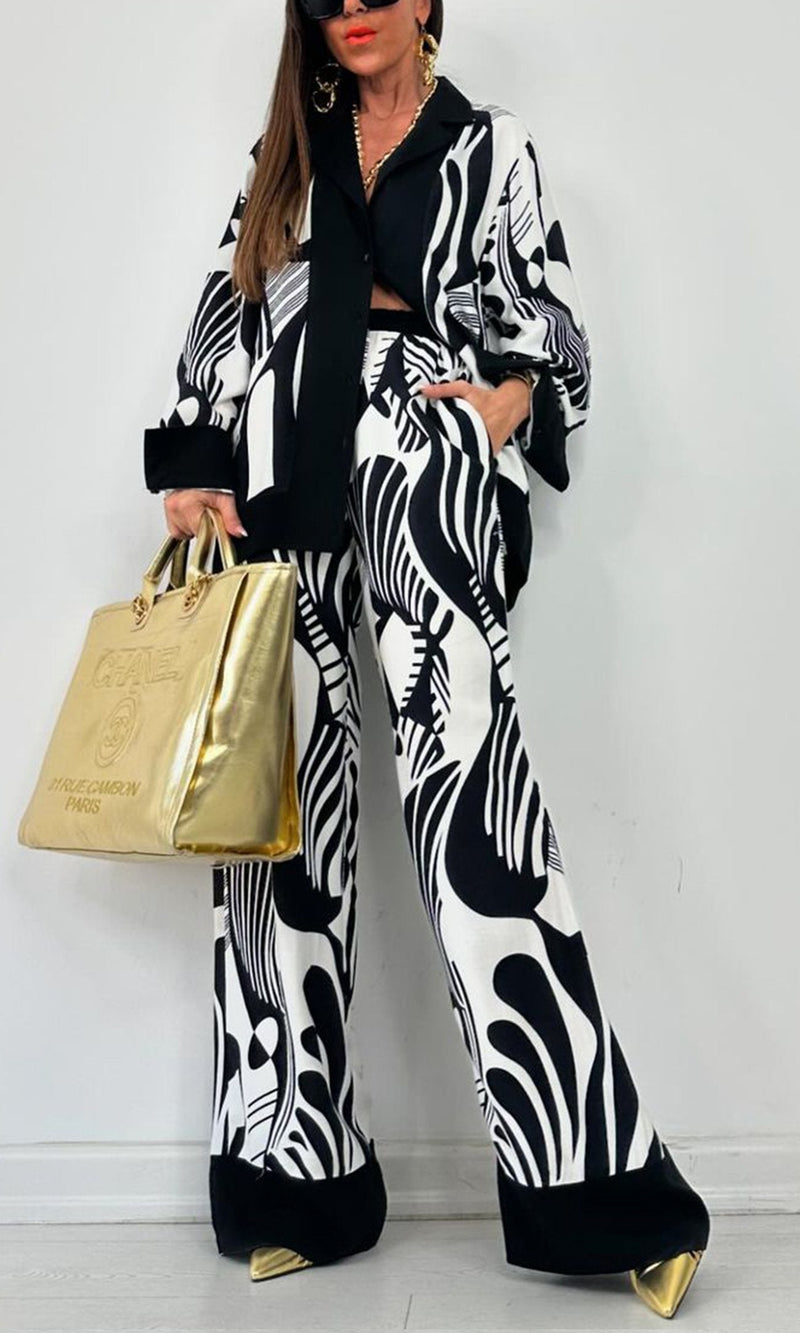 Classic Vintage Shirt with a Flattering Fit