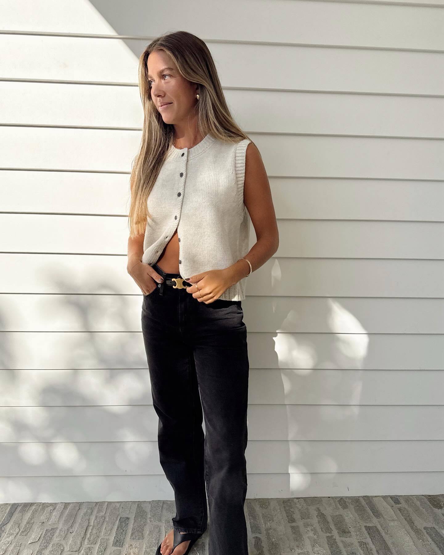 Effortlessly Elegant Garment with a Timeless Design