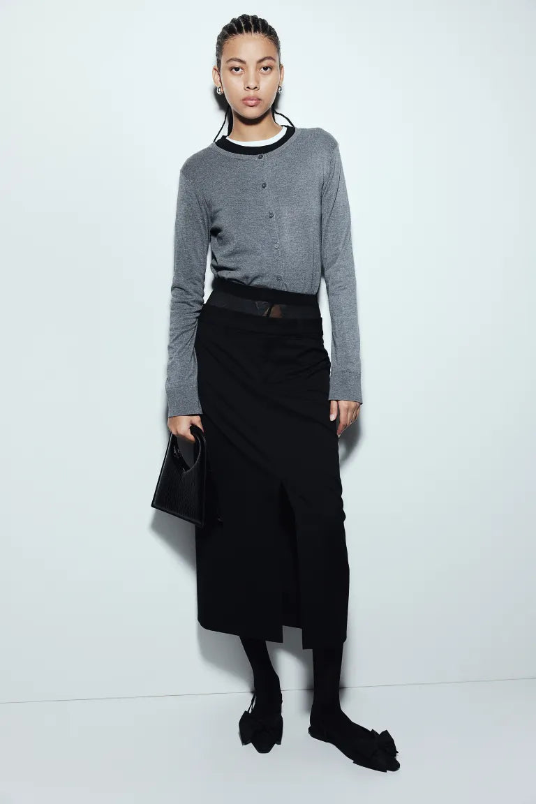 Well Tailored Cardigan with a Graceful Silhouette
