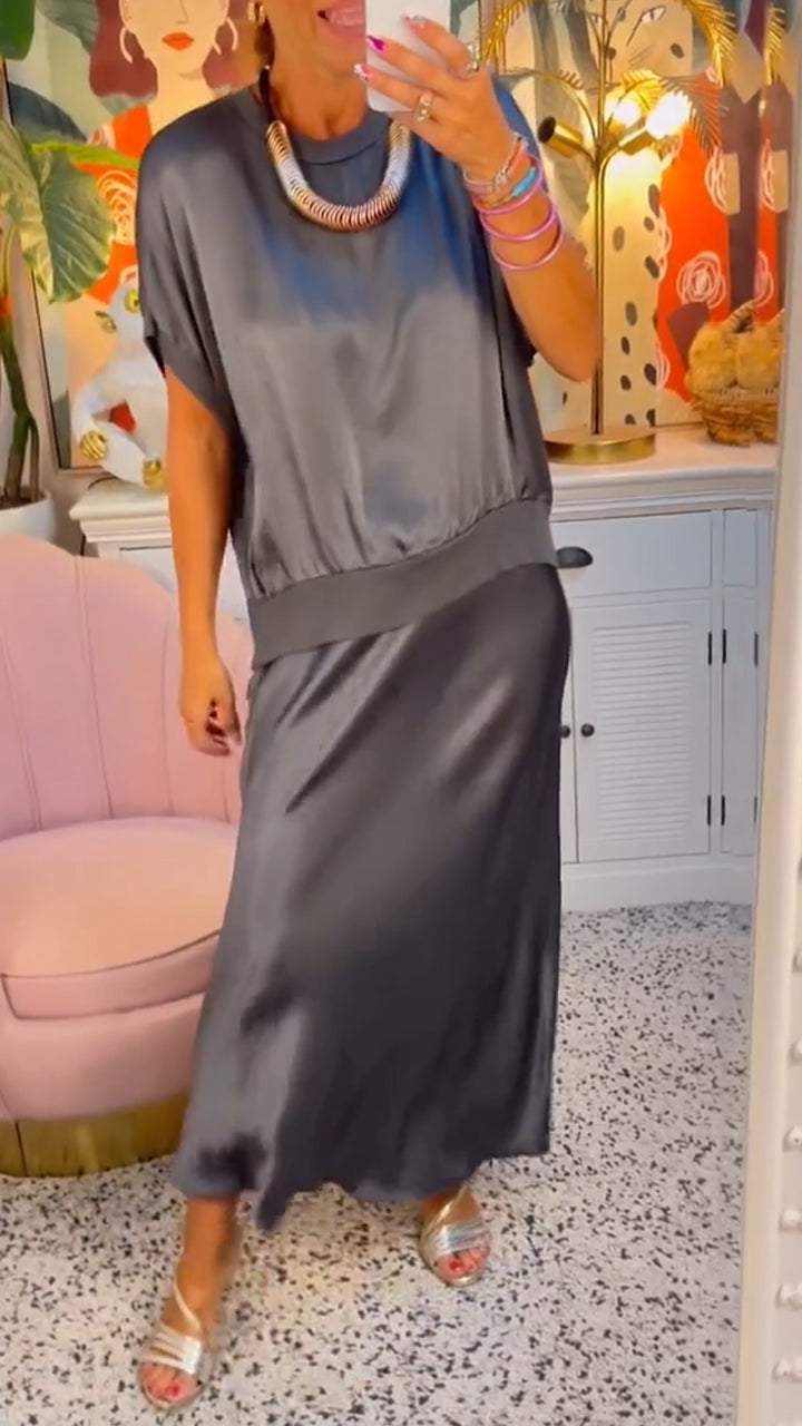 Sophisticated Garment with a Clean Classic Look