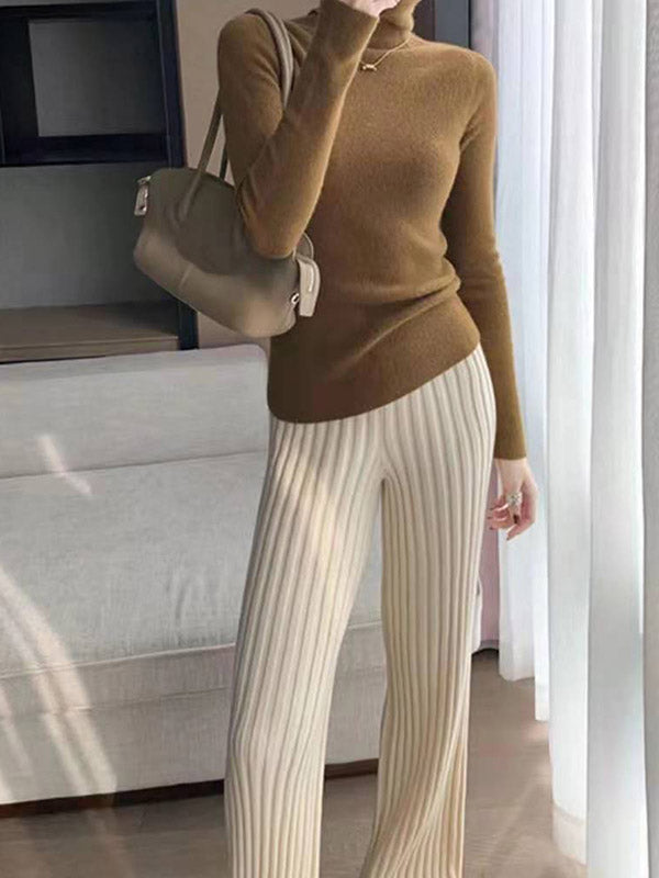 A Vintage Style Pants with Delicate Timeless Details