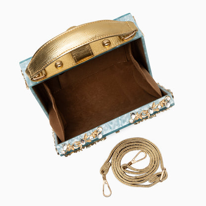 Sophisticated Bag with a Clean Classic Look