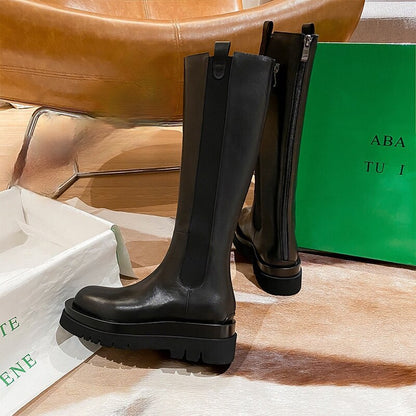 Well Tailored Boots with a Graceful Silhouette