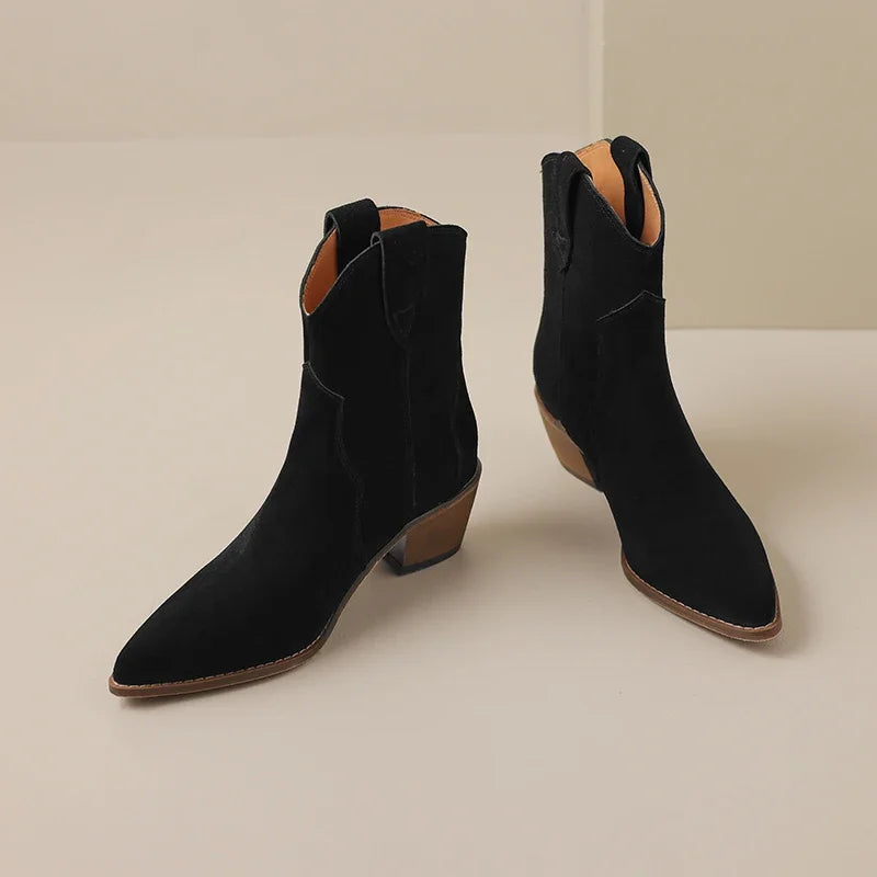 Elegantly Styled Boots for Everyday Wear