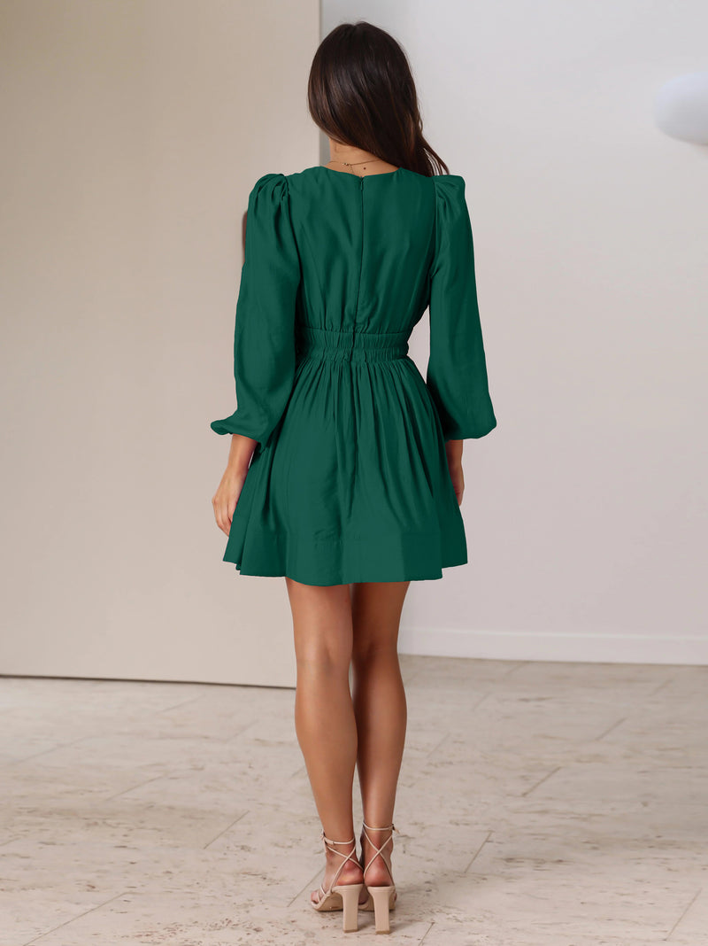 Effortlessly Elegant Dress with a Timeless Design