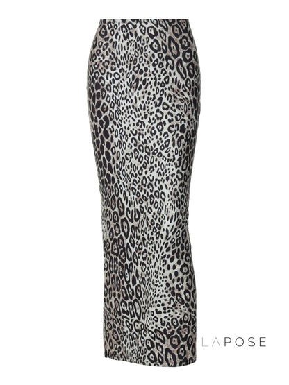 Effortlessly Elegant Garment with a Timeless Design
