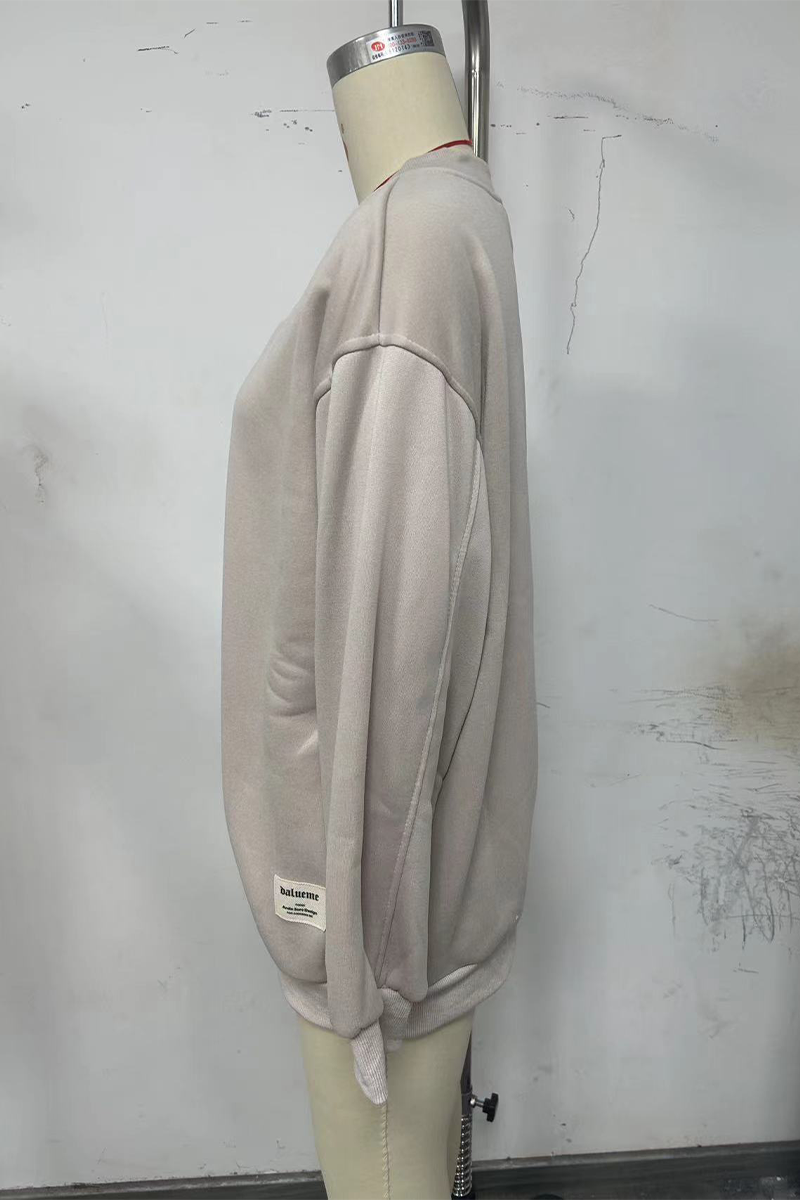 Effortlessly Elegant Garment with a Timeless Design