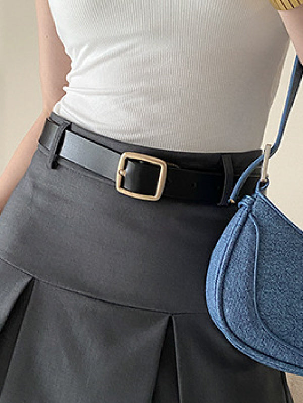 Well Tailored Garment with a Graceful Silhouette