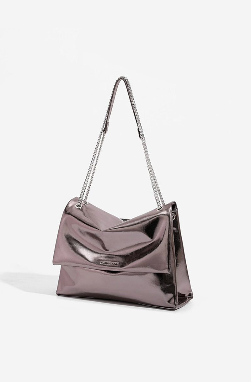 Gracefully Styled Bag for Any Occasion