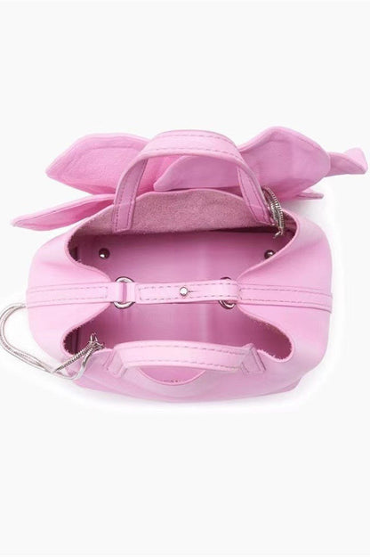 Beautifully Crafted Bag in a Classic Style
