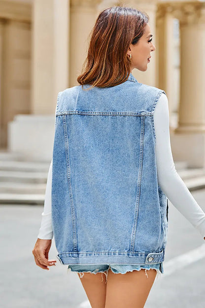 Well Tailored Top with a Graceful Silhouette