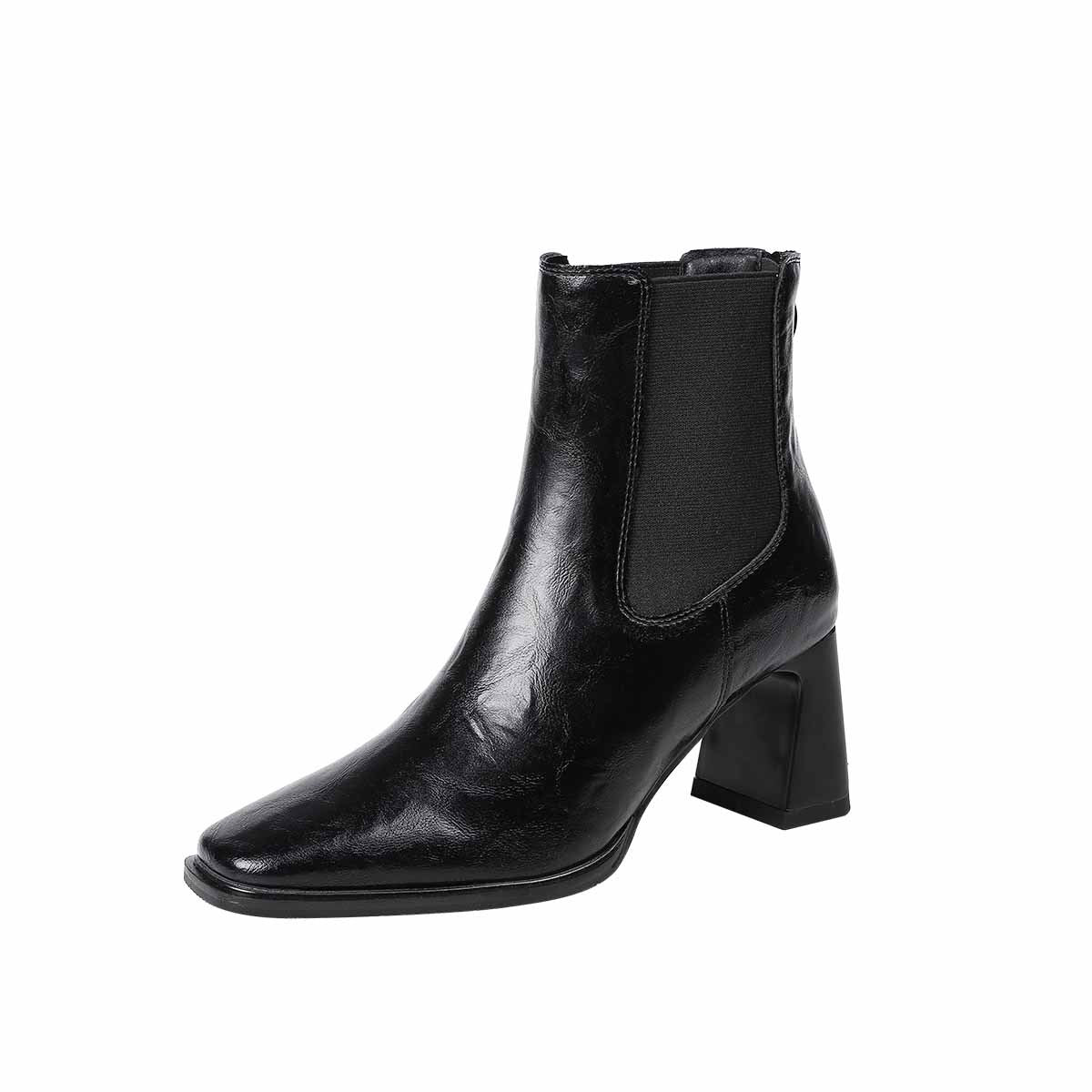 Well Tailored Boots with a Graceful Silhouette