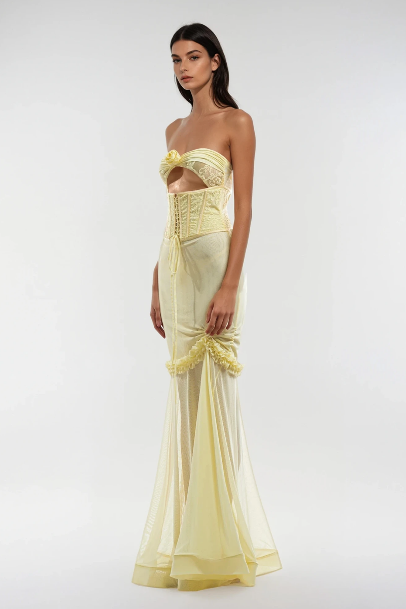 Beautifully Crafted Dress in a Classic Style