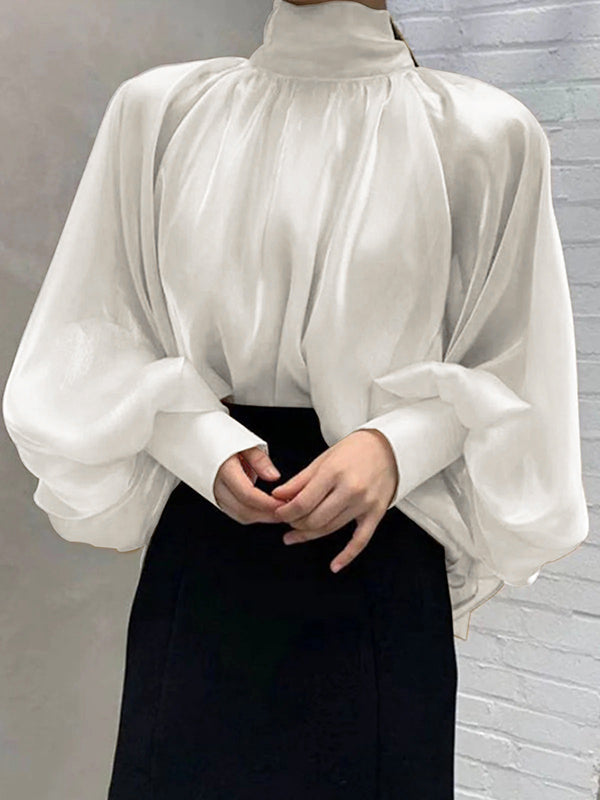 Well Tailored Blouse with a Graceful Silhouette