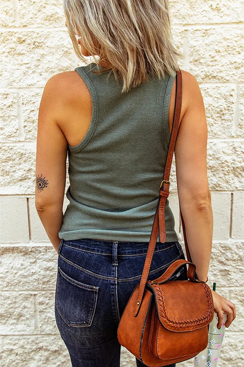 Well Tailored Top with a Graceful Silhouette