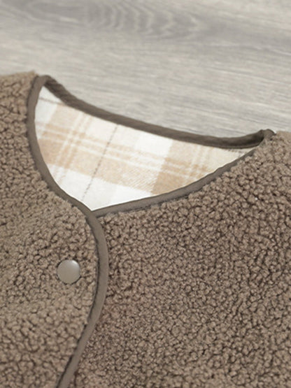 Effortlessly Elegant Garment with a Timeless Design