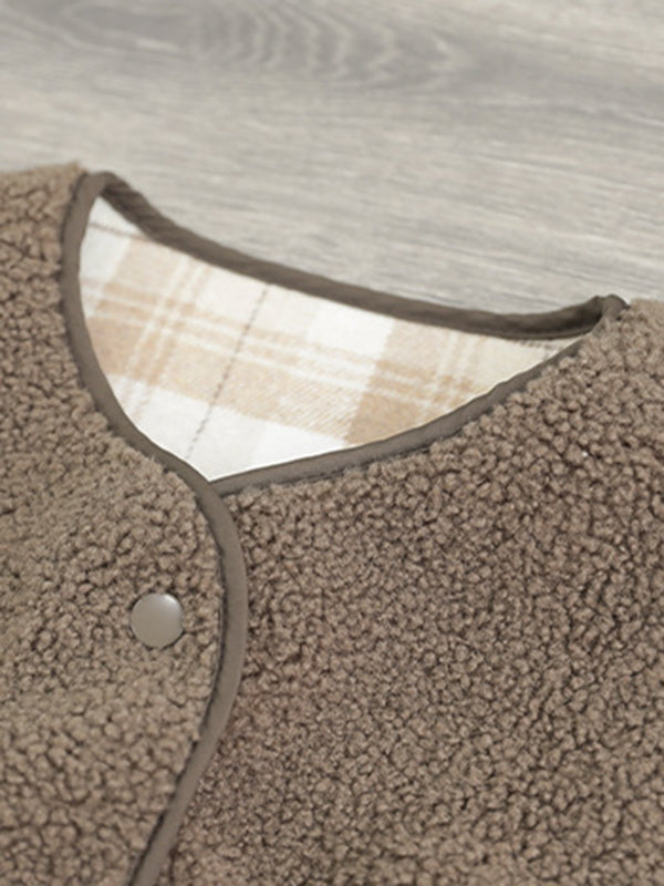 Effortlessly Elegant Garment with a Timeless Design