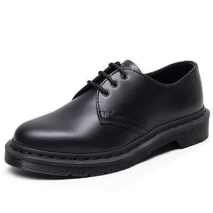 Well Tailored Boots with a Graceful Silhouette