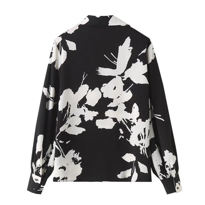 Classic Vintage Shirt with a Flattering Fit
