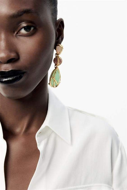 Well Tailored Garment with a Graceful Silhouette