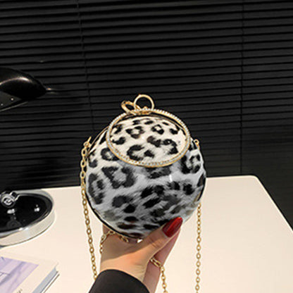 Gracefully Styled Bag for Any Occasion