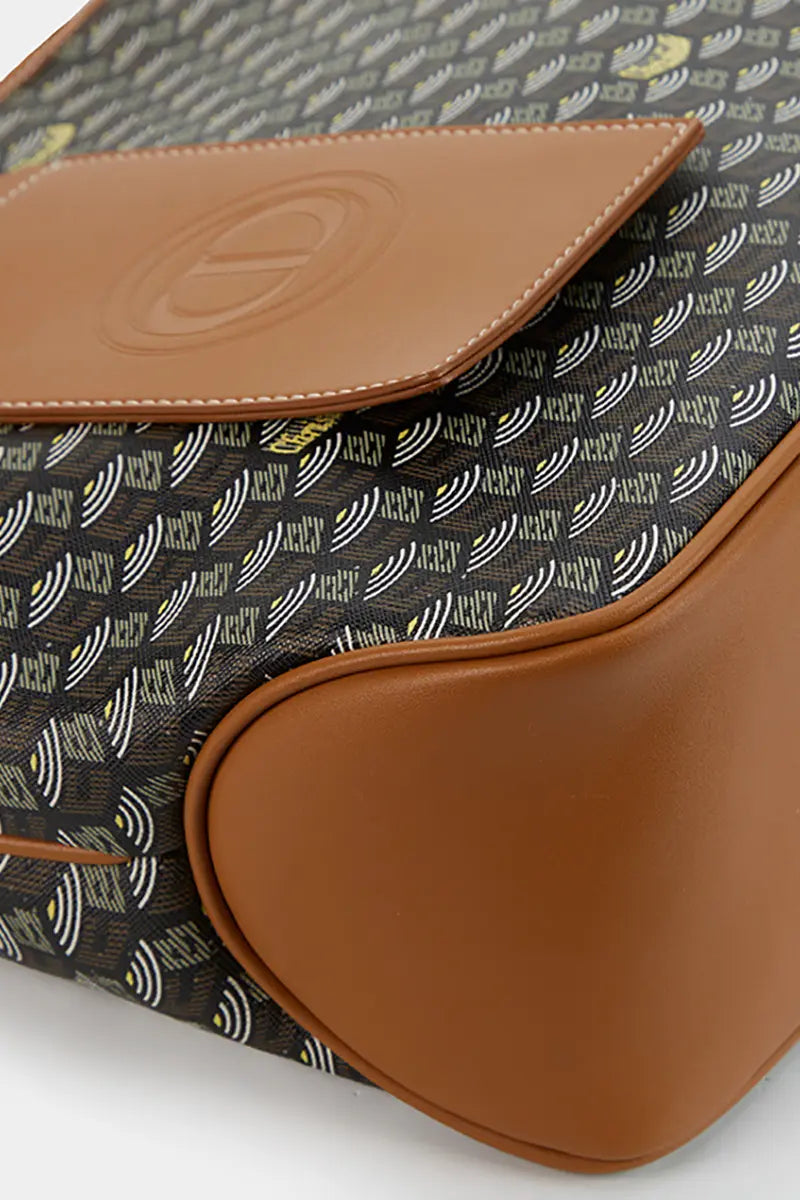 Polished Bag with an Effortless Classic Look
