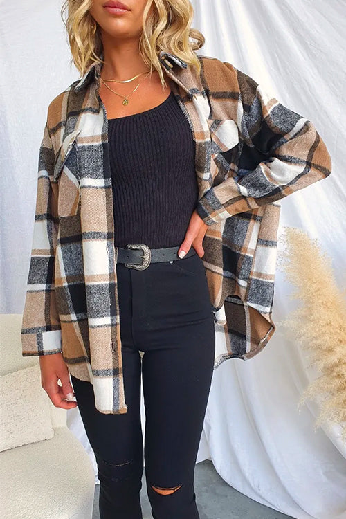 Effortlessly Elegant Coat with a Timeless Design