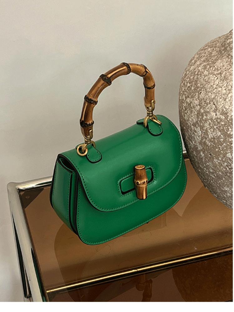 Sophisticated Bag with a Clean Classic Look