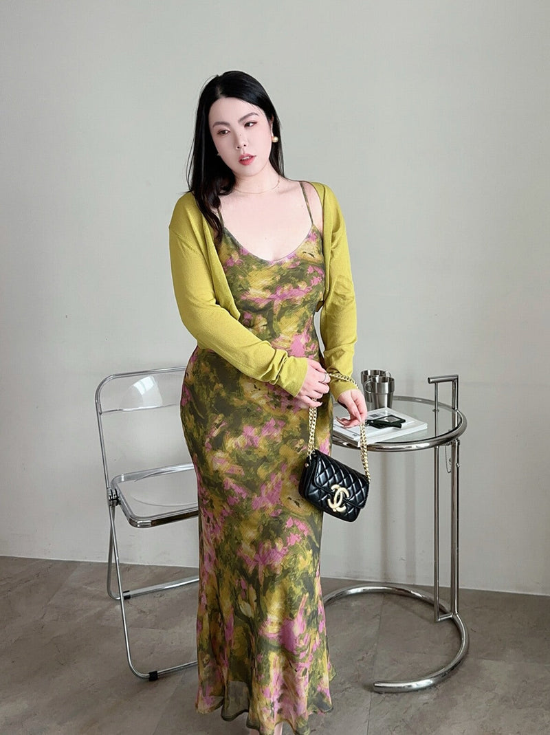 Beautifully Finished Cardigan in a Timeless Design