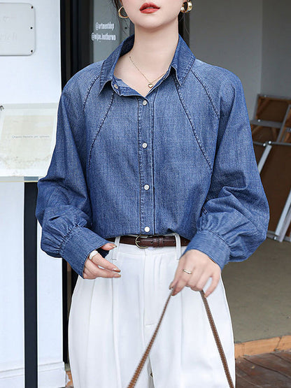 Classic Vintage Blouse with a Flattering Fit
