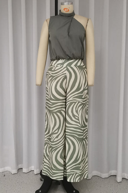 Sophisticated Garment with a Clean Classic Look