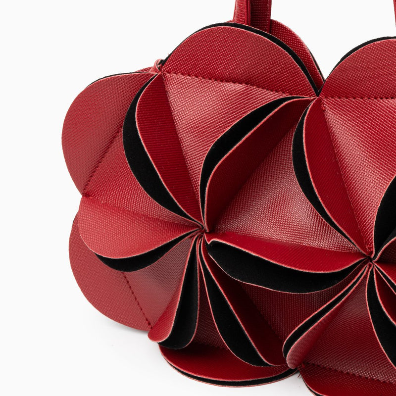 Gracefully Styled Bag for Any Occasion
