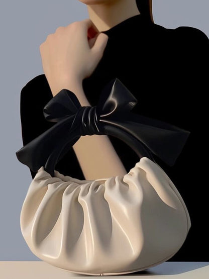 Well Tailored Bag with a Graceful Silhouette