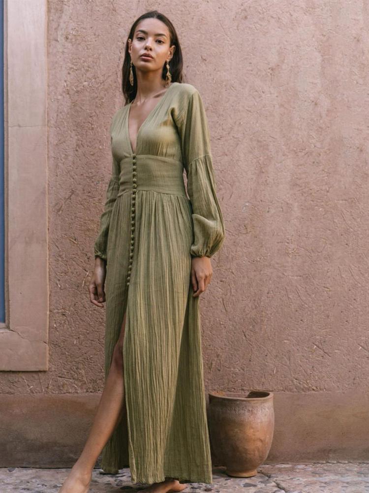Effortlessly Elegant Dress with a Timeless Design