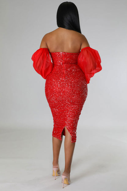 Well Tailored Dress with a Graceful Silhouette