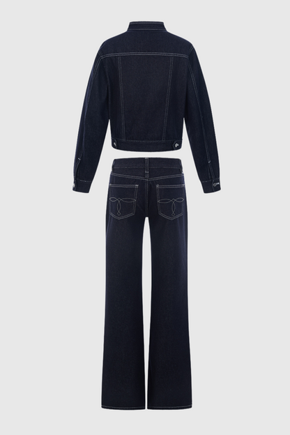 Effortlessly Elegant Garment with a Timeless Design