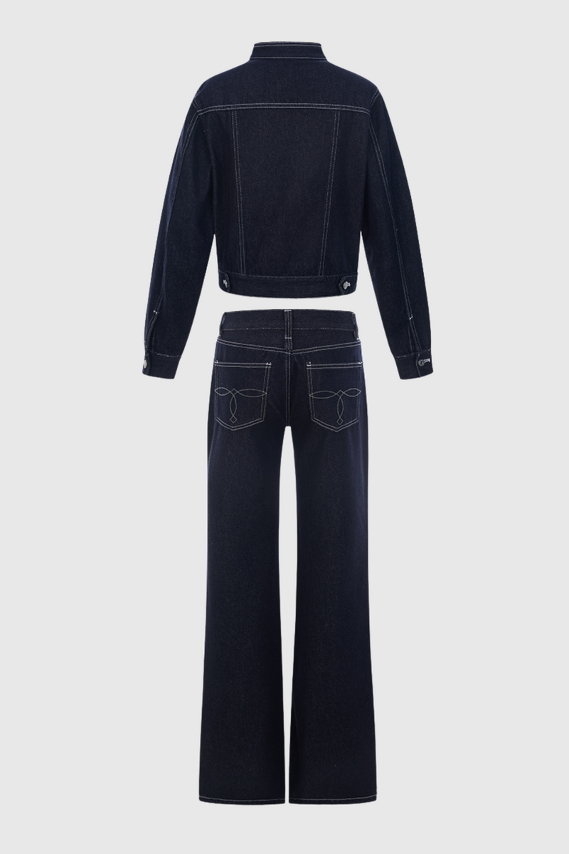 Effortlessly Elegant Garment with a Timeless Design