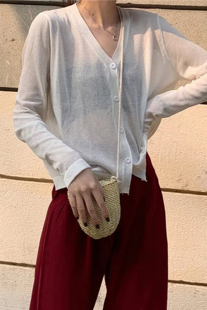 Well Tailored Cardigan with a Graceful Silhouette