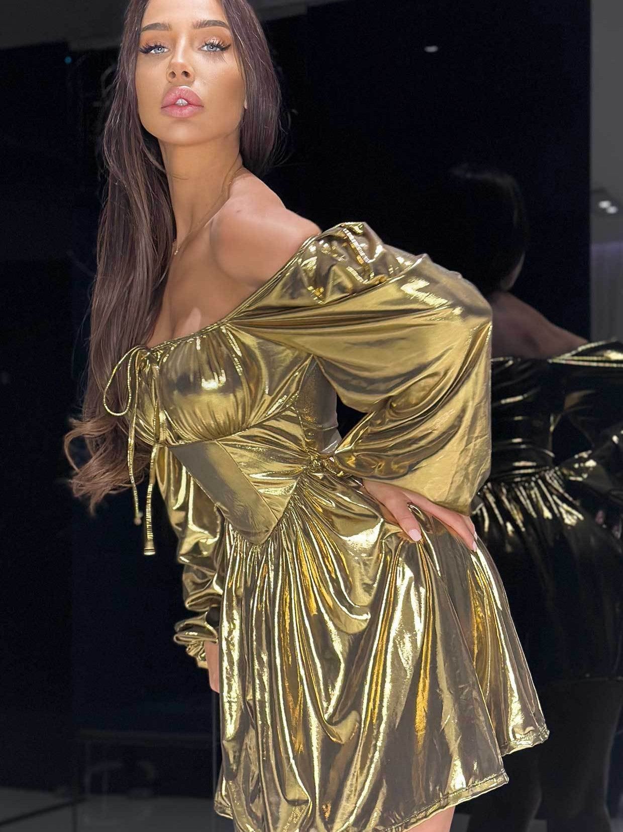 Beautifully Crafted Dress in a Classic Style